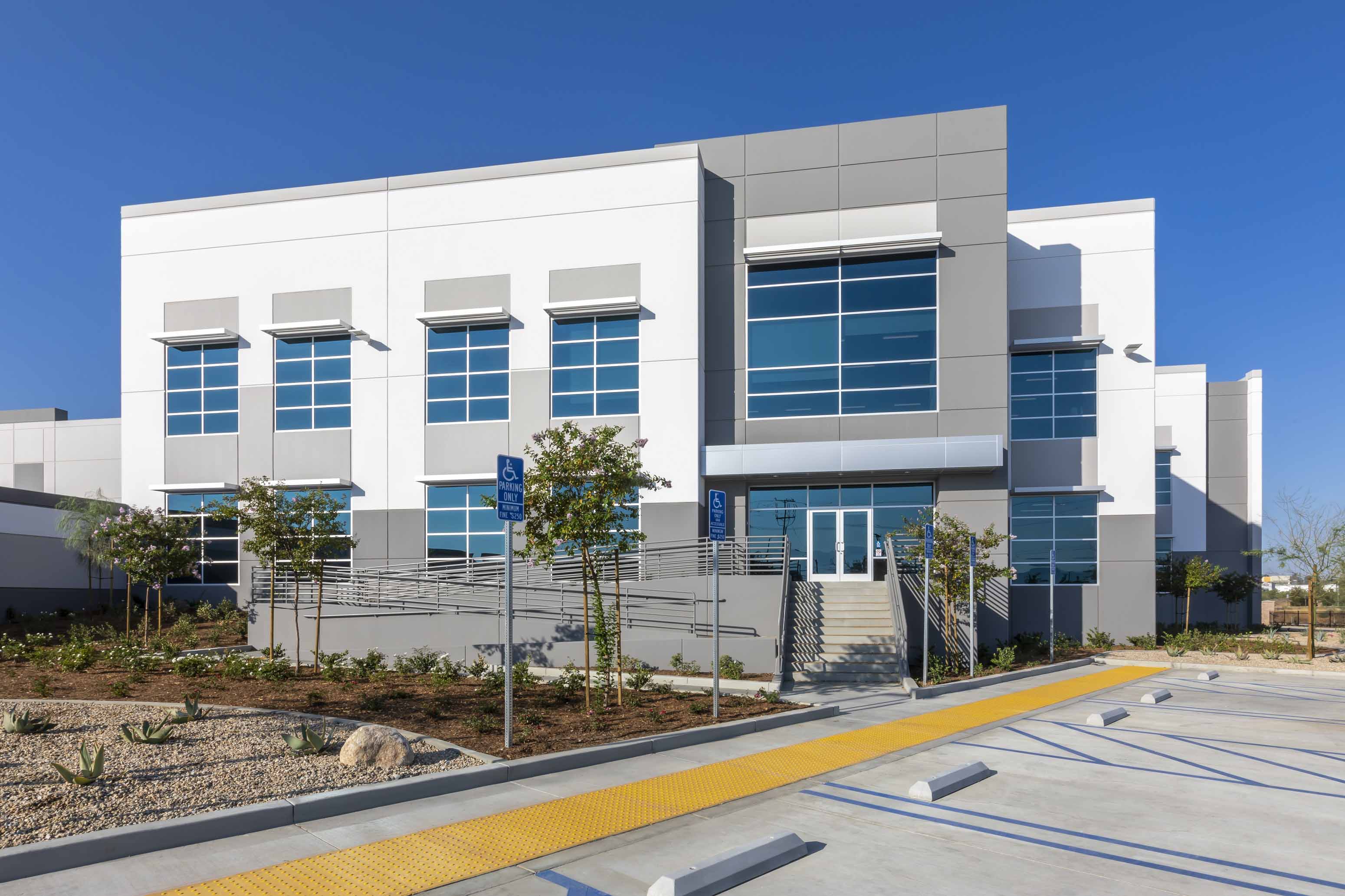 Freeway-Business-Center-New