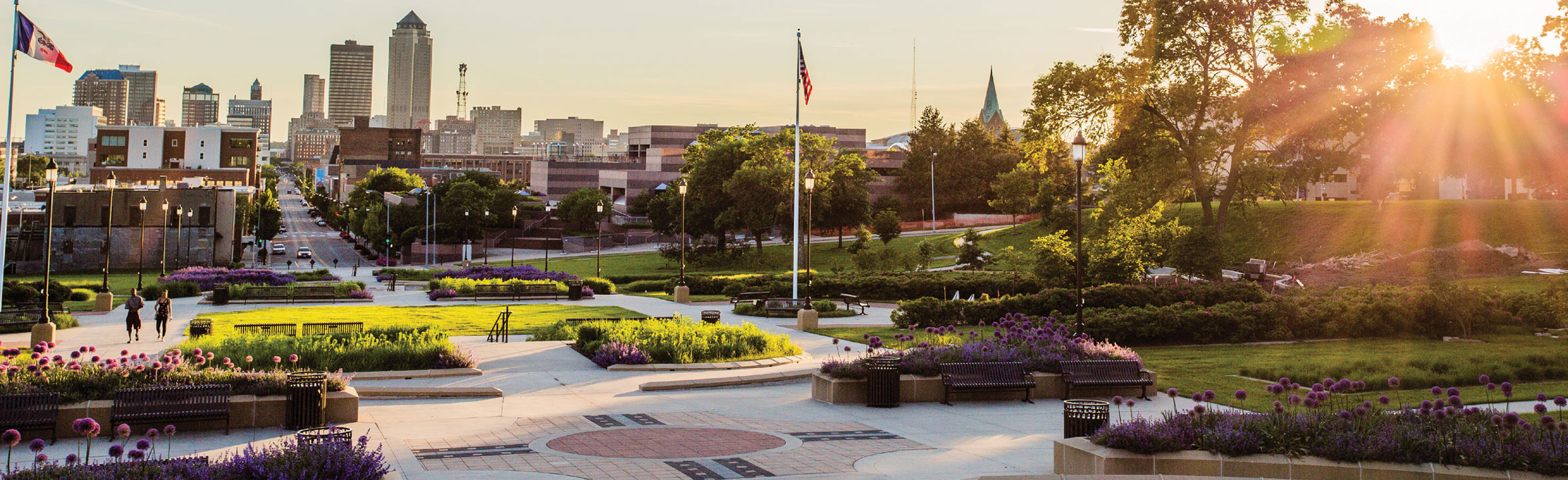 Des Moines Iowa skyline