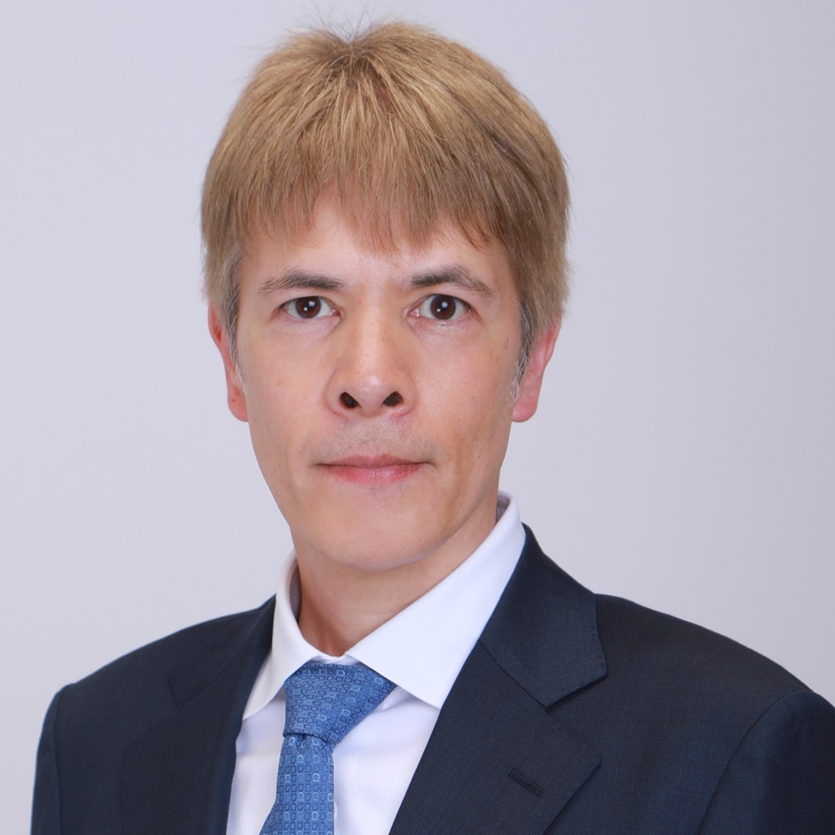 Jun Matthews headshot