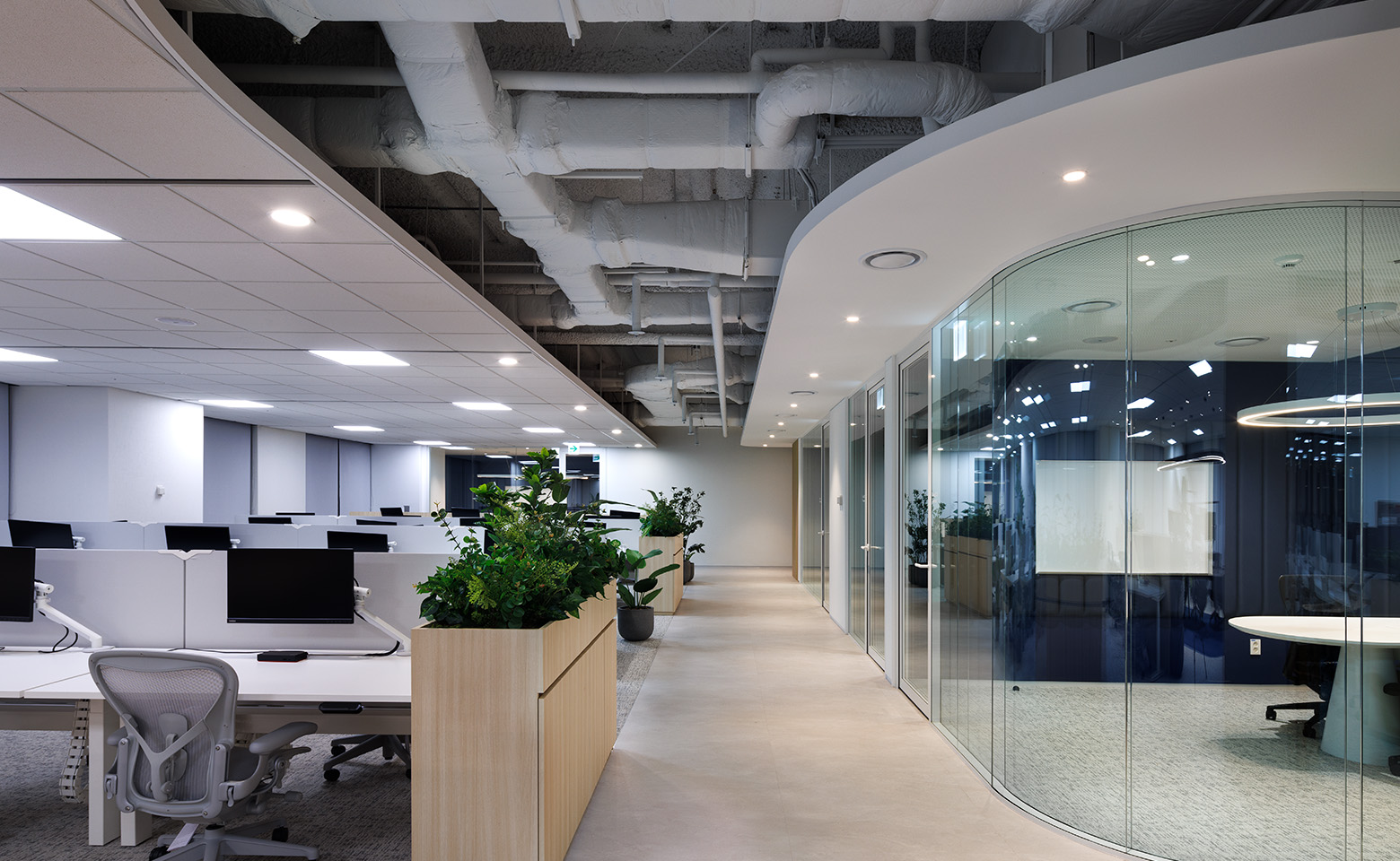 Korea-office4-cw_3844---1560-960-compressed