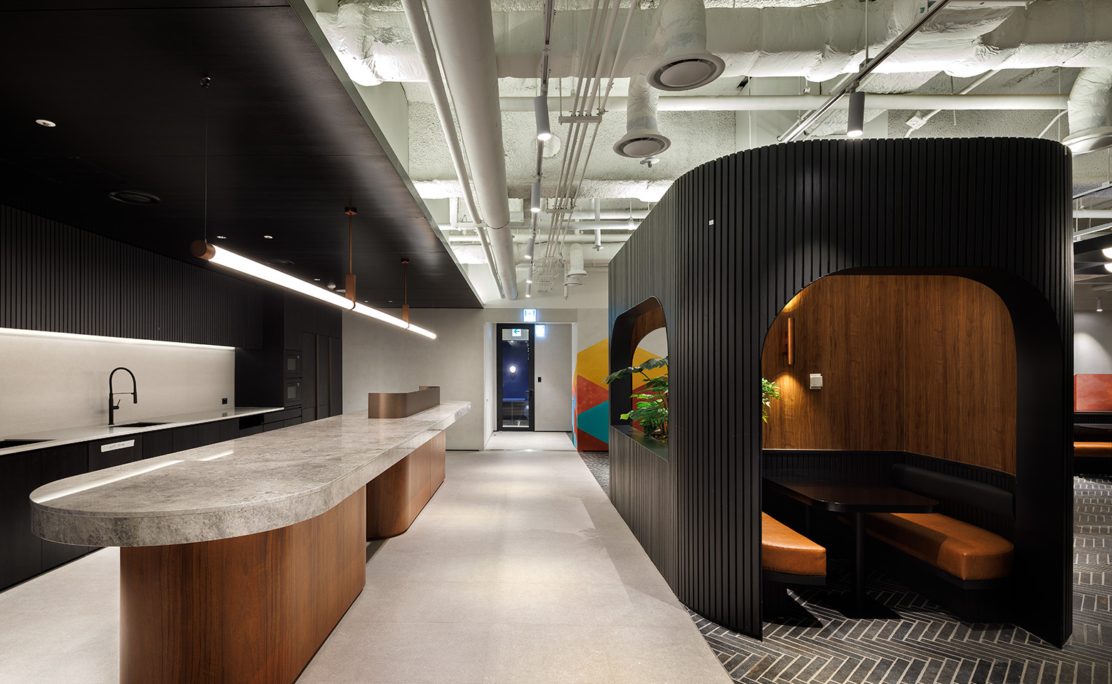 Korea-office7-cw_3810---1560-960-compressed