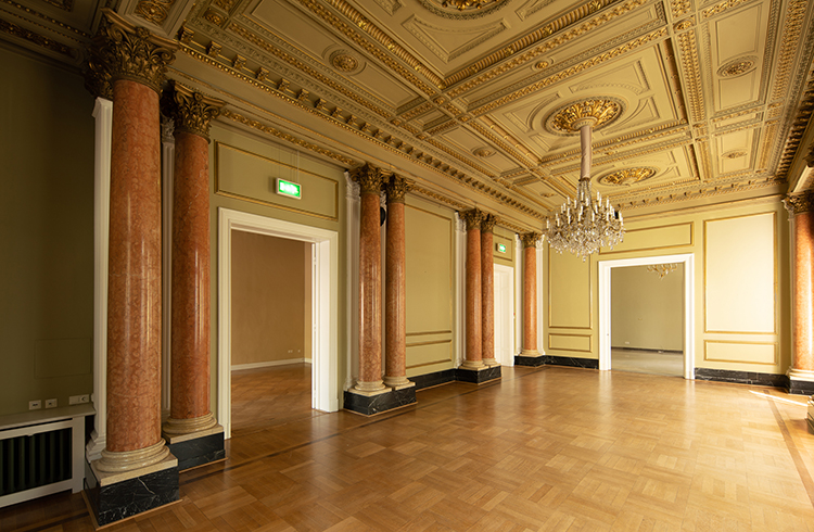 Room with a grand chandelier at the former U.S. Consulate General in Hamburg