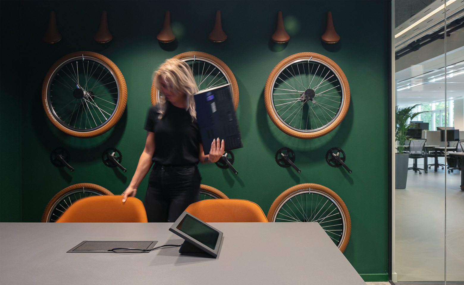 Elastic meeting room bike wheels