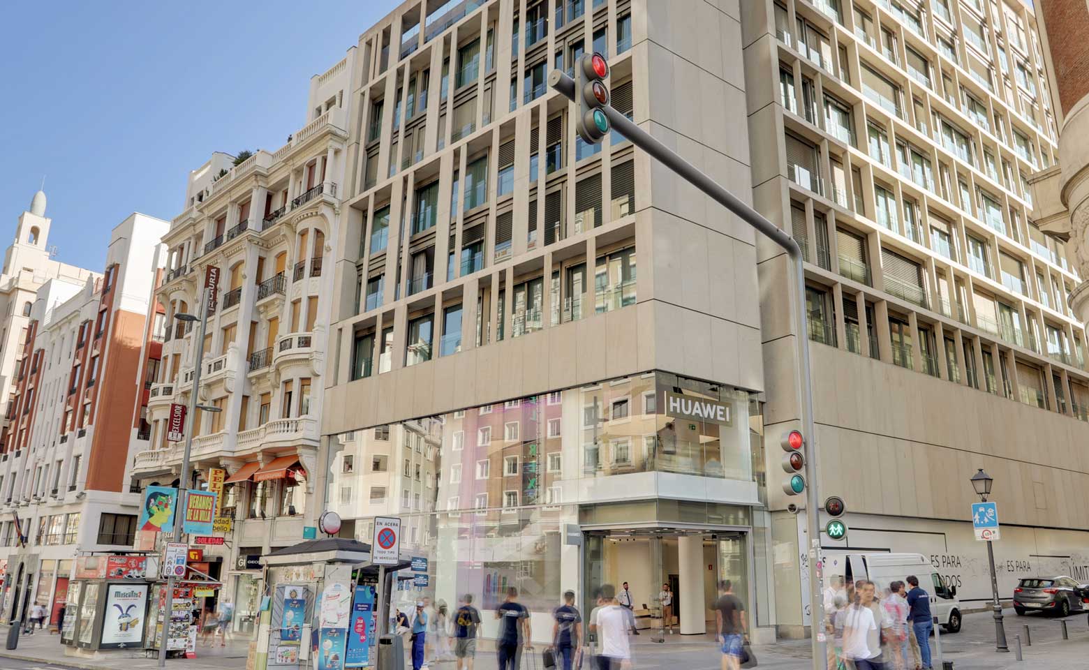 Nuevo-espacio Huawei-Gran-Vía-Madrid-fachada