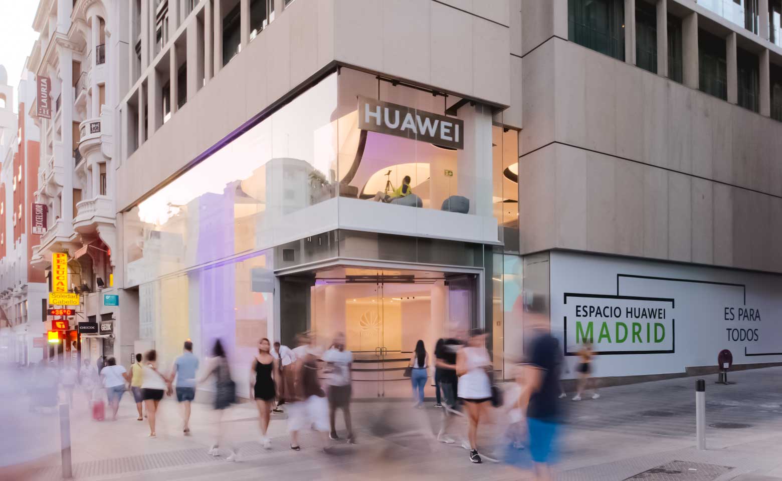 Nuevo-espacio Huawei-Gran-Vía-Madrid-fachada