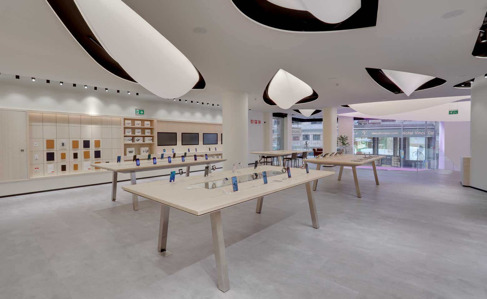Nuevo-espacio Huawei-Gran-Vía-Madrid-interior