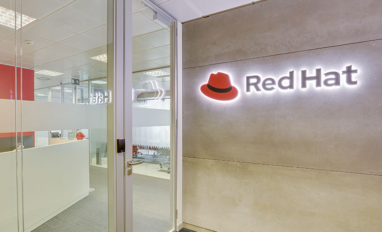 CW-nuevas-oficinas-RedHat-Card-750-456