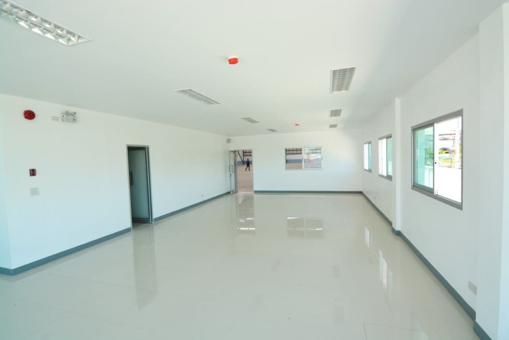 Factory and Warehouse 1,500 sqm. in Bangpoo Industrial Estate