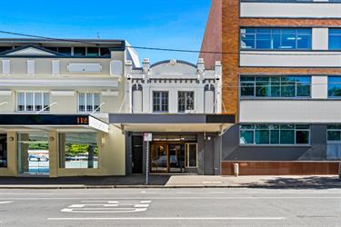 122 Barry Parade