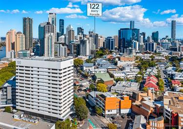 122 Barry Parade