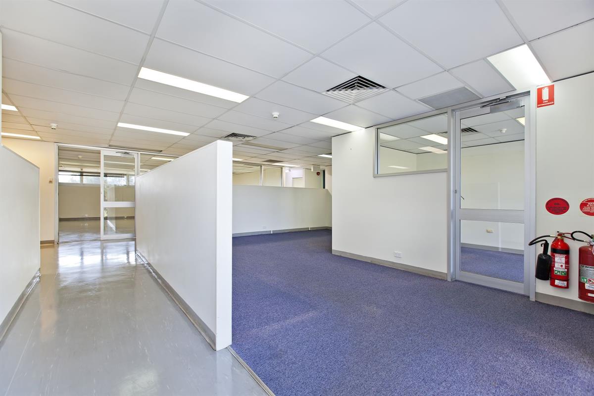 84-86 Lomandra Dr