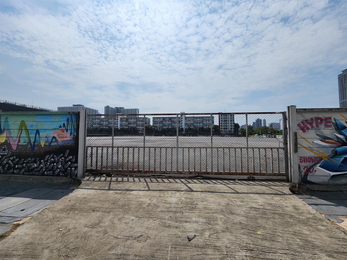 Land for Sale 14-0-12.5 rai at Rama 9 in CBD area