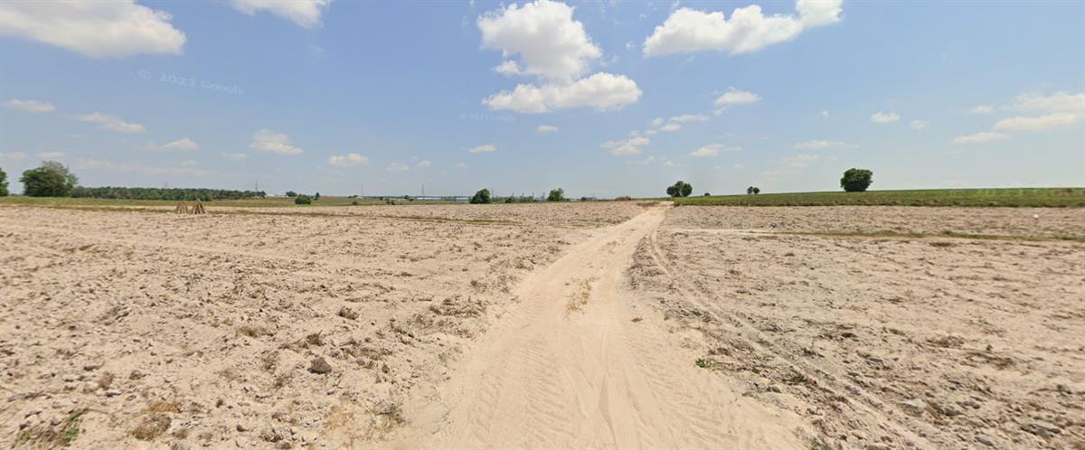 Land for Lease approx. 800 rai at Pluak daeng, Rayong near industrial zone.