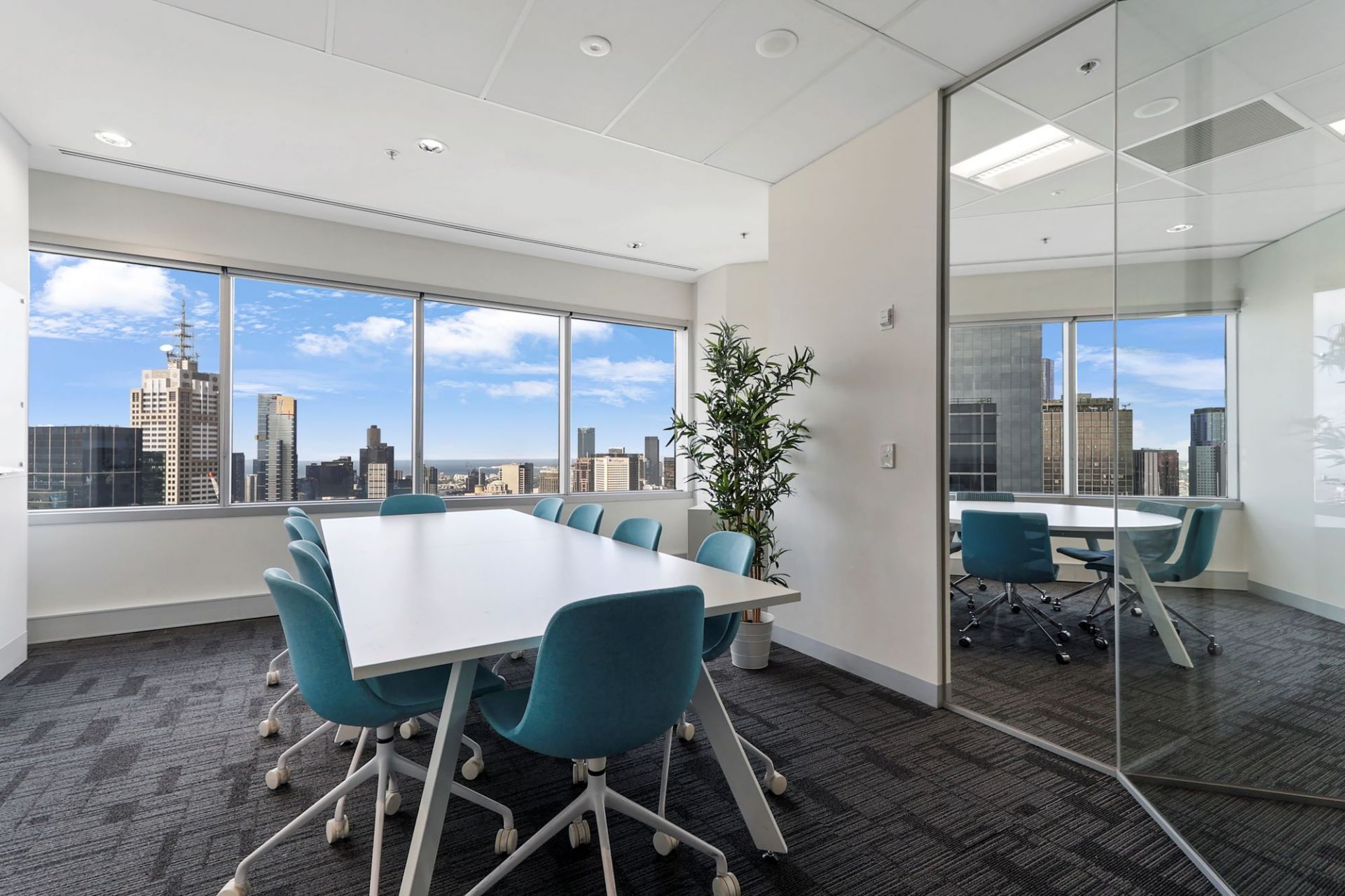 2 Lonsdale Street