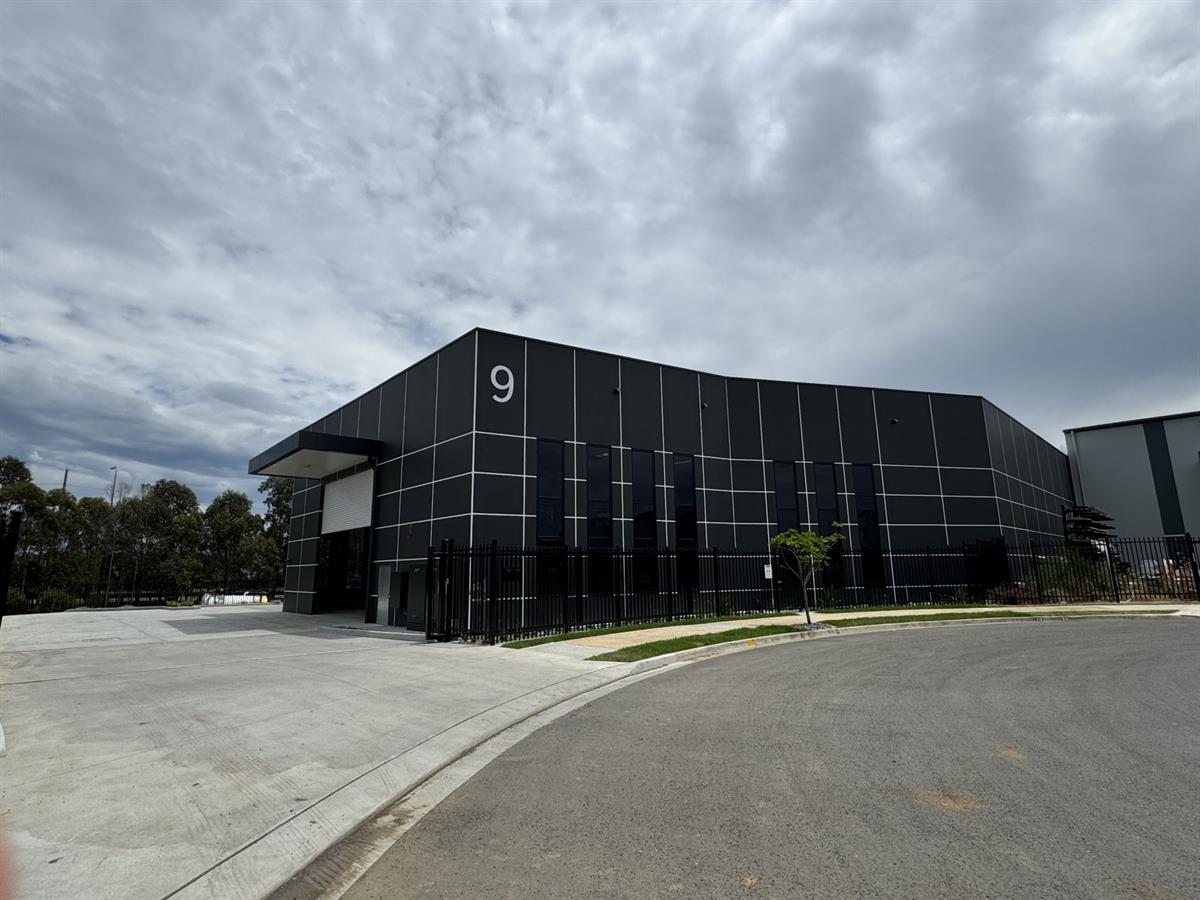 Unit 2/9 Cobar Place