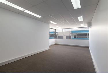 18/19 McCauley Street