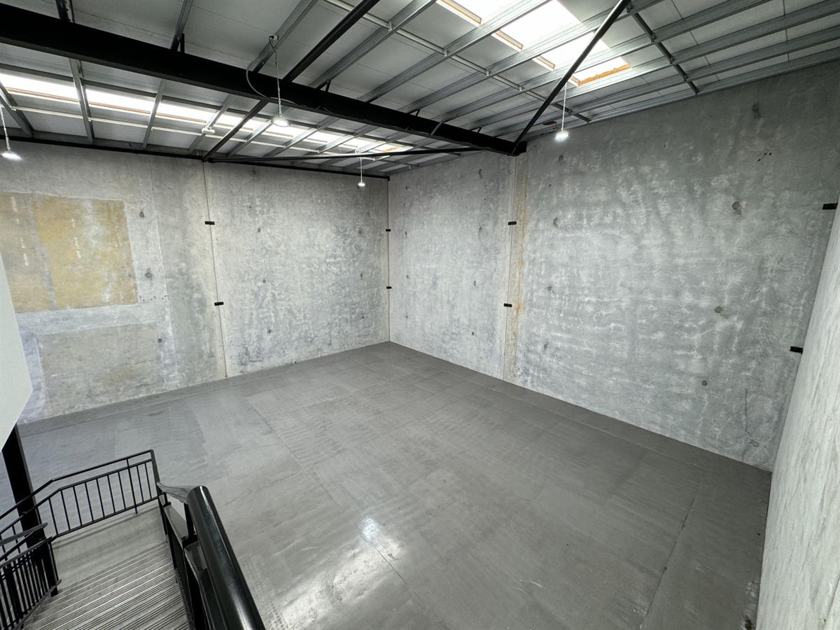 Unit 2/37 Anzac Avenue