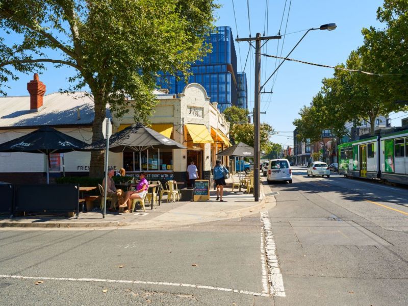 550 Swan Street
