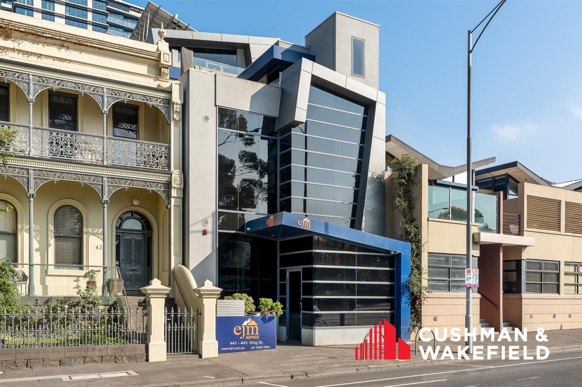 443 King St