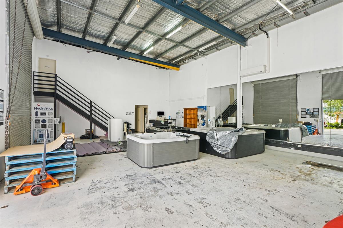 Unit 1/16 Commercial Drive