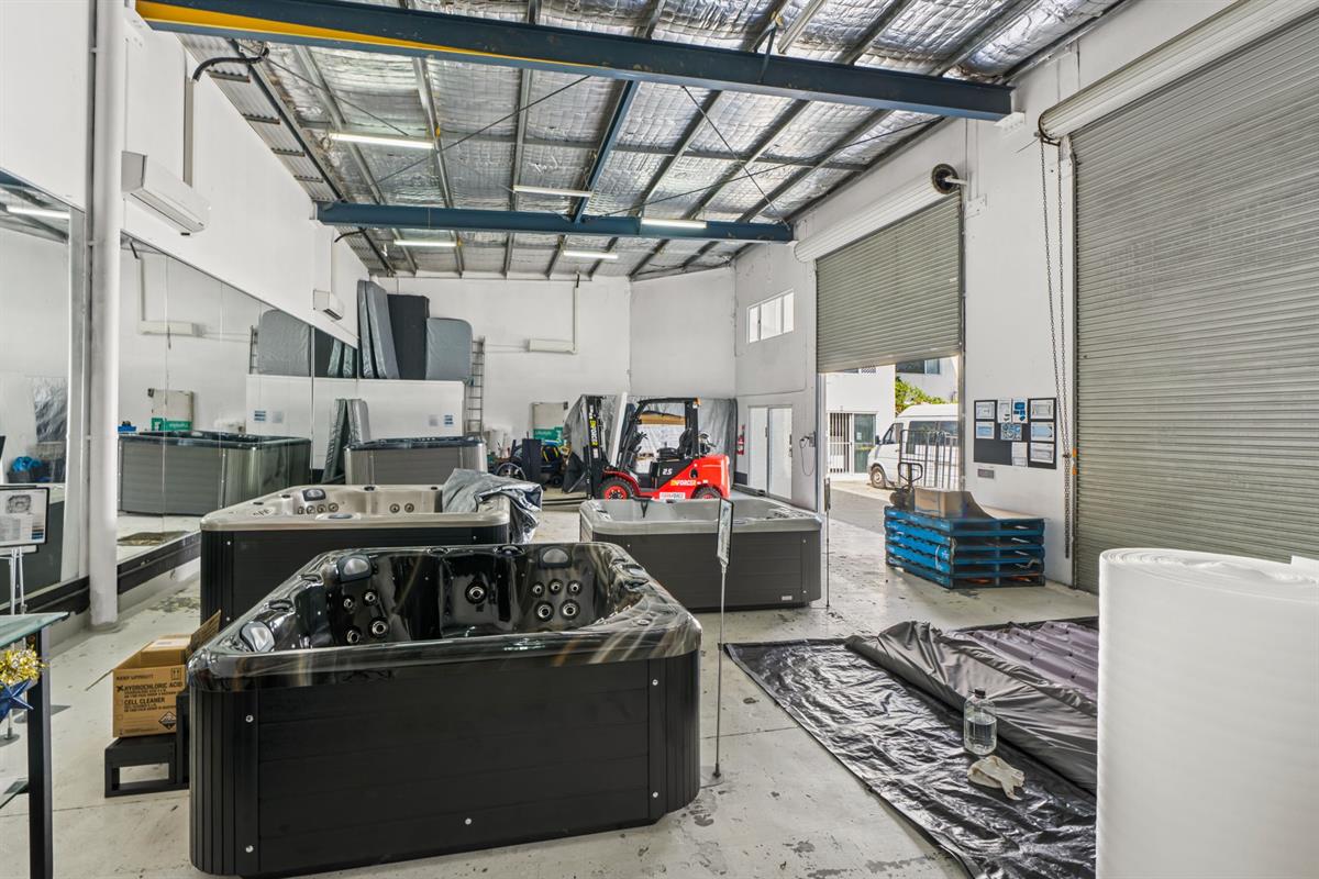 Unit 1/16 Commercial Drive