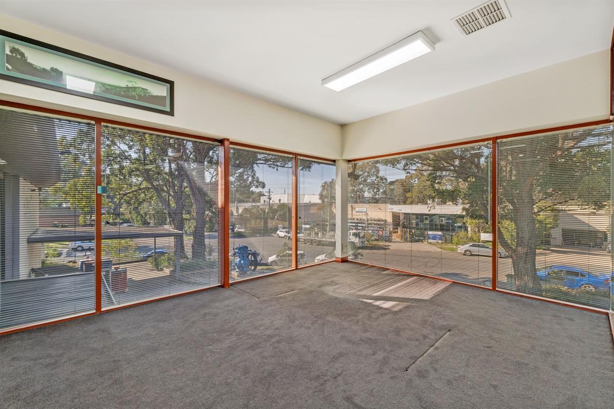16 Prince William Drive