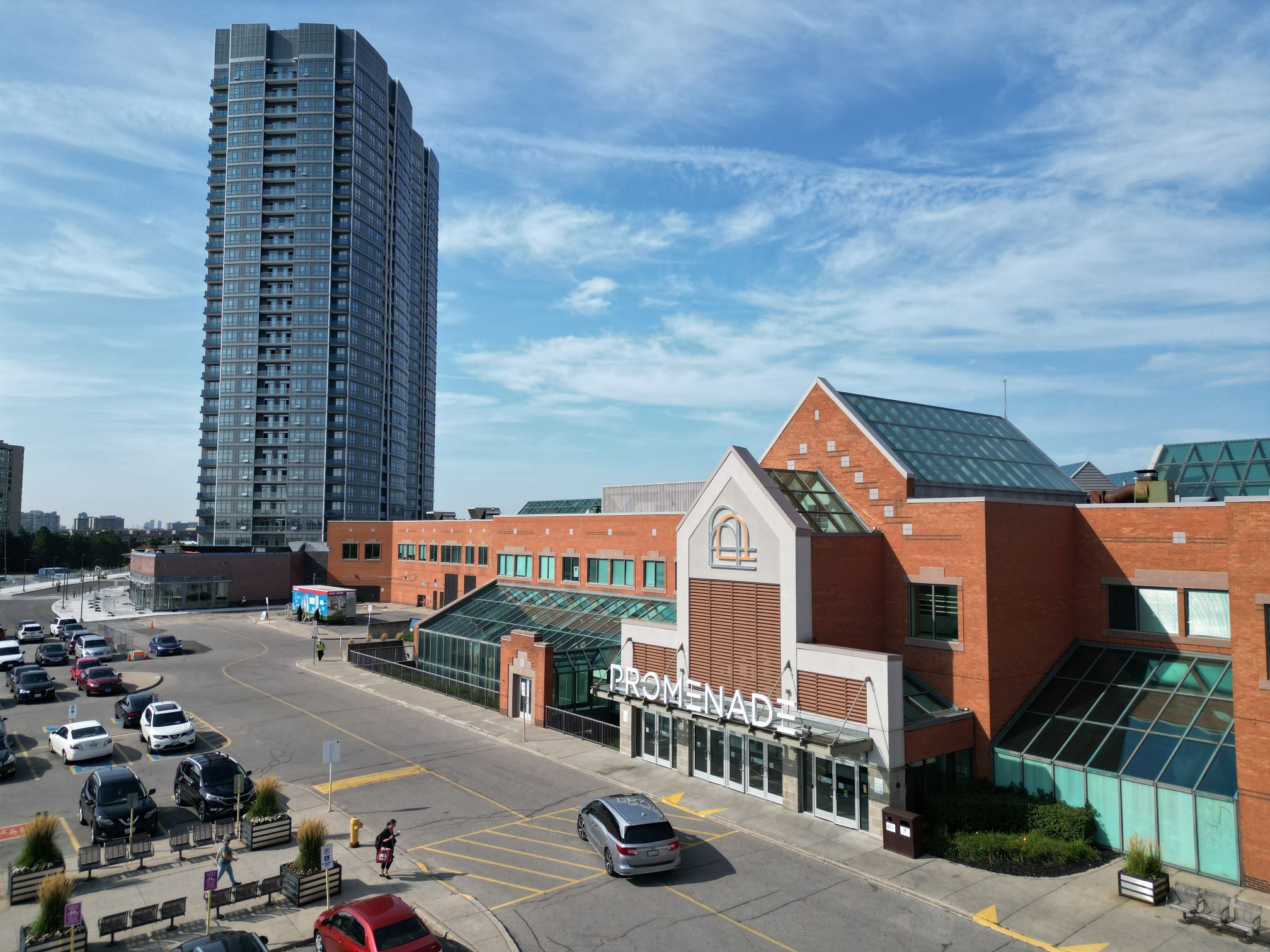 Promenade Exterior