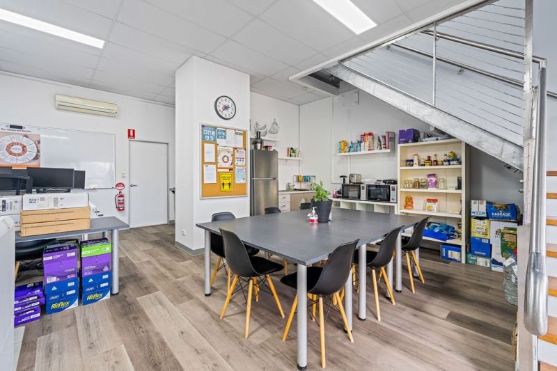 2/210 Queensport Road