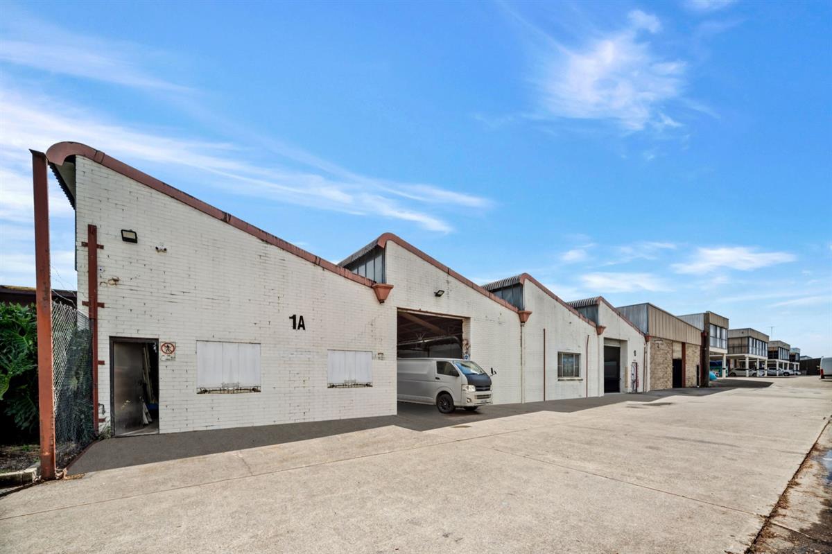 Unit 1/79 Mandoon Road