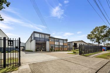11 Long Street