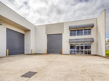 2/58 Yarraman Place