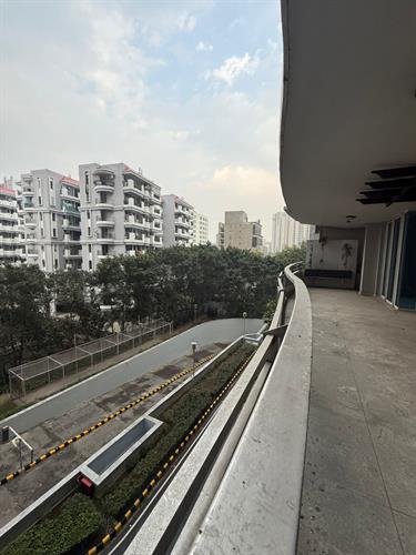 DLF Pinnacle