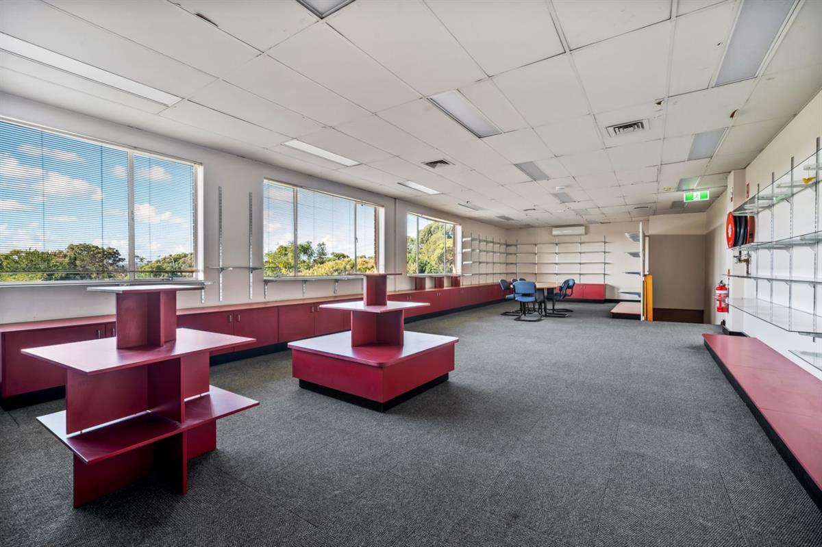 100-104 Adderley Street West