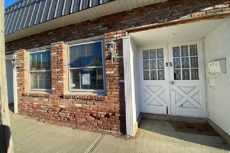 A3-15 Goshen Avenue