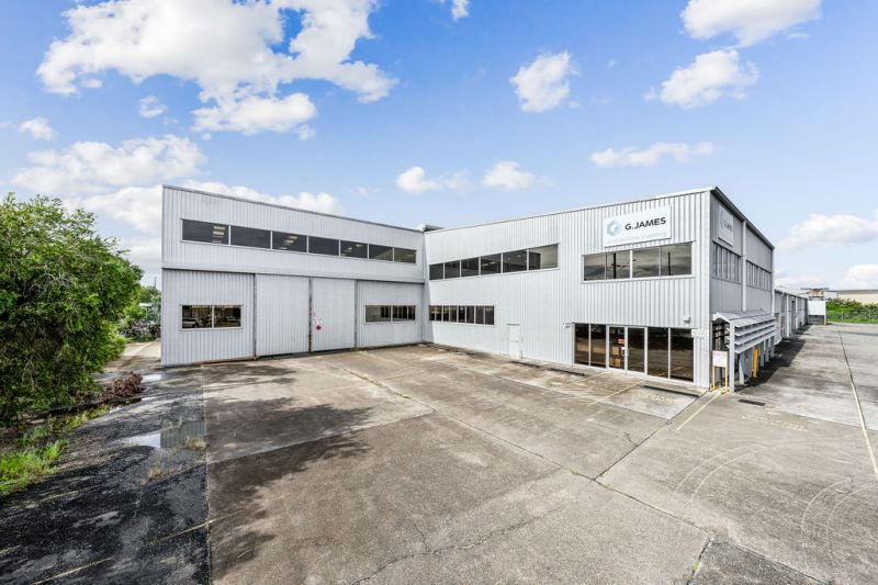 1159 Kingsford Smith Drive