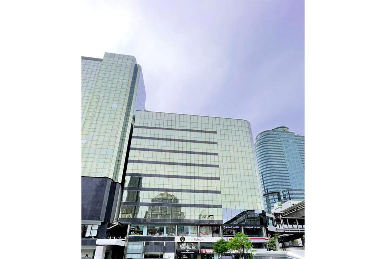 Maneeya Centre