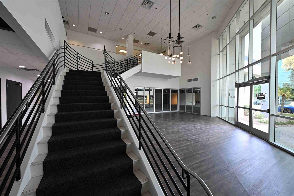 Building Interior Lobby Photo