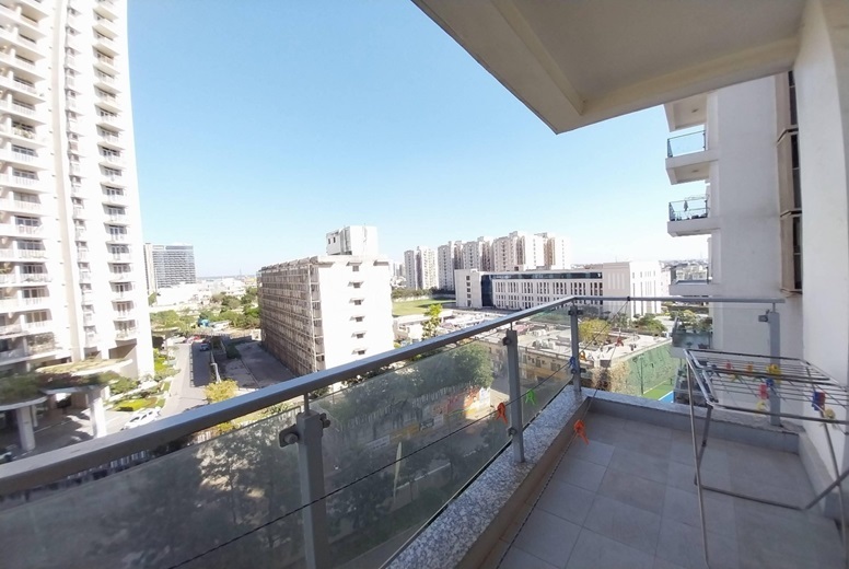 M3M Merlin, Sector 67 balcony