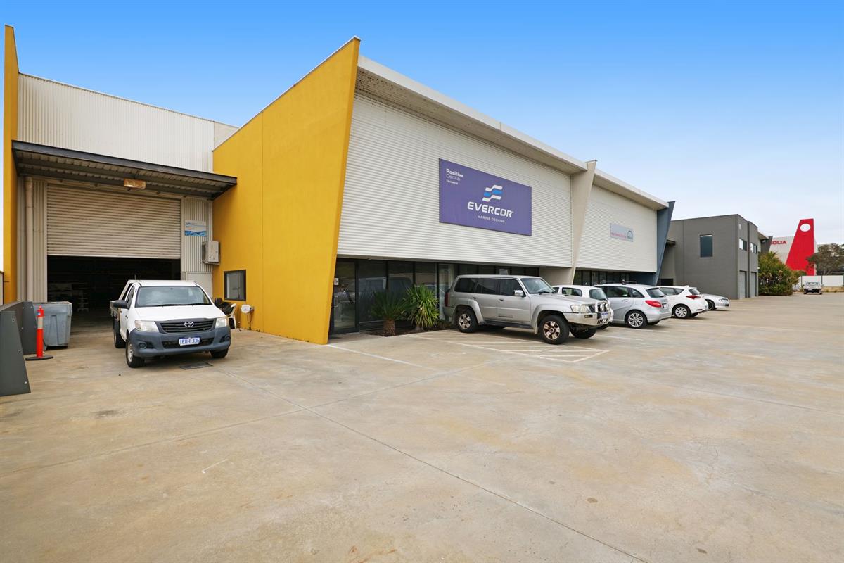 Unit 1/915 Cockburn Road
