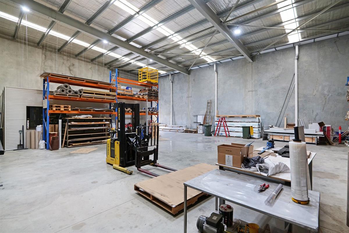 Unit 1/915 Cockburn Road