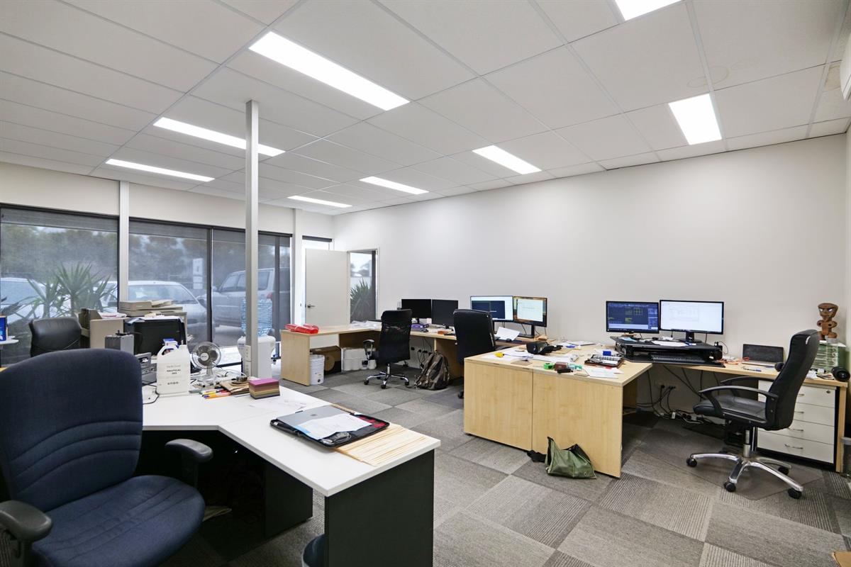 Unit 1/915 Cockburn Road