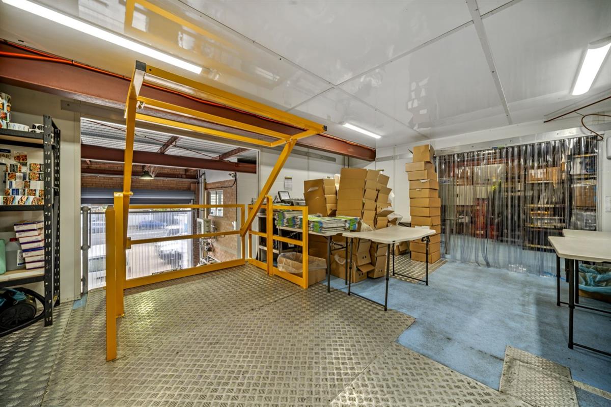 1505 Botany Road