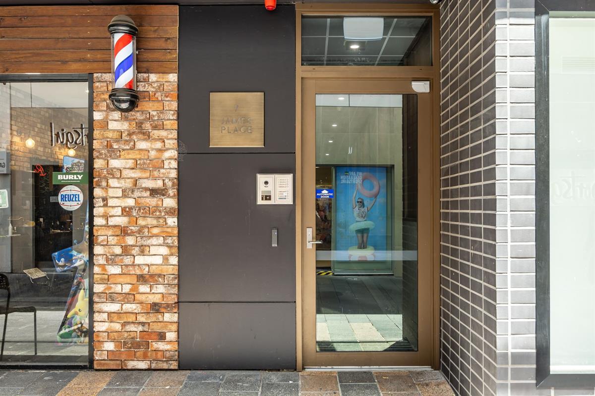 7 James Place