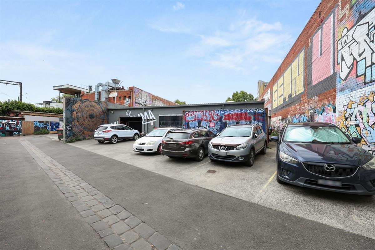 7-11 Kipling Mews
