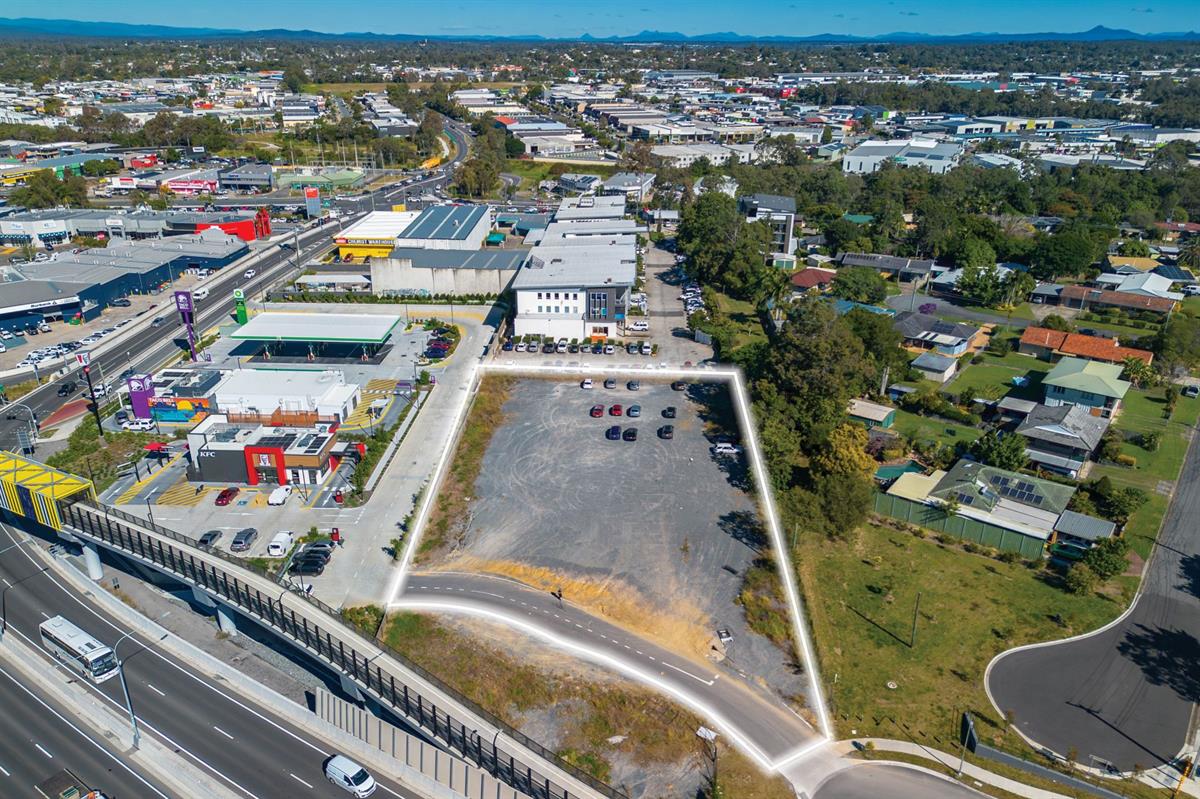 4/2996 Logan Road