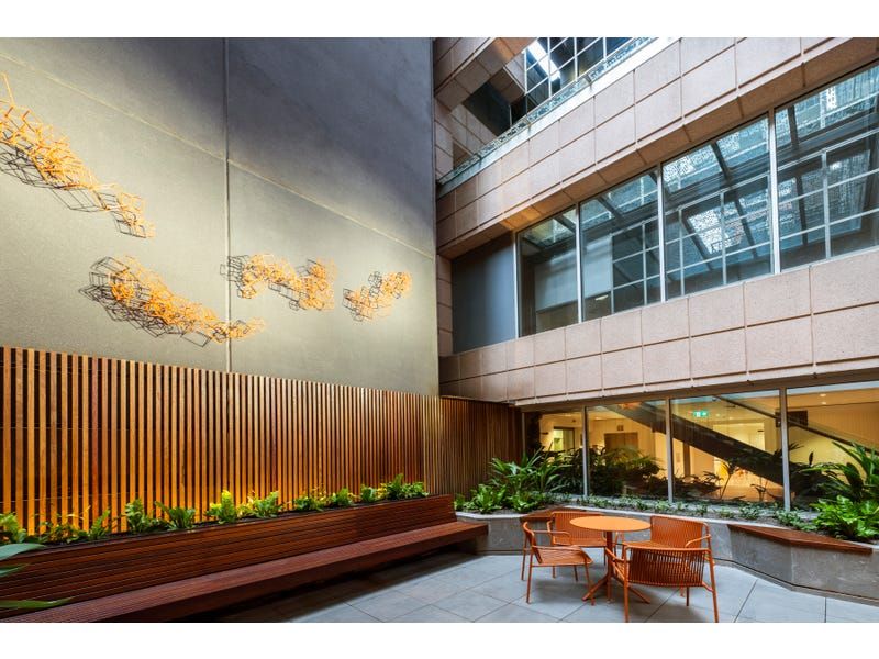 2 Lonsdale Street