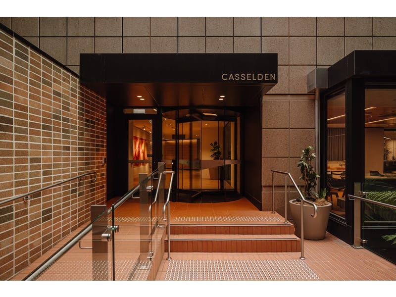 2 Lonsdale Street