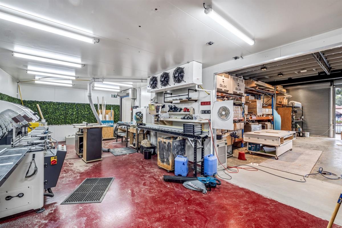 1225 Botany Road