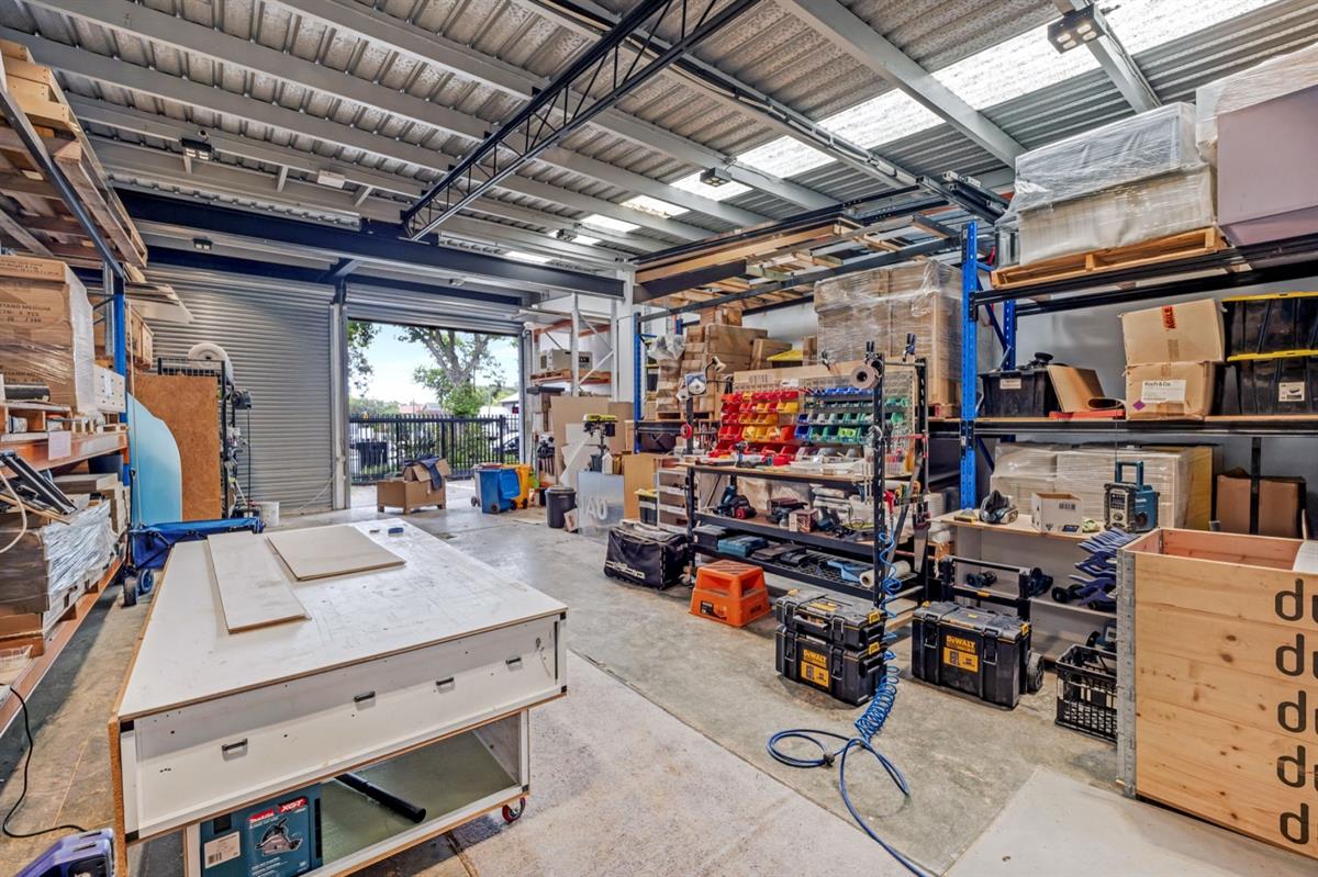 1225 Botany Road
