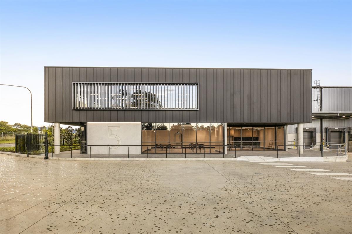 5 Yarrawa Street